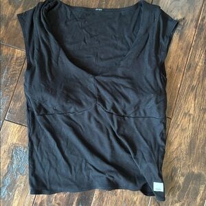 Vuori black workout top